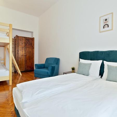 Roman Flat Oradea Exterior photo